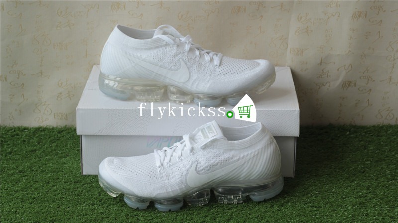 Nike Air VaporMax Triple White